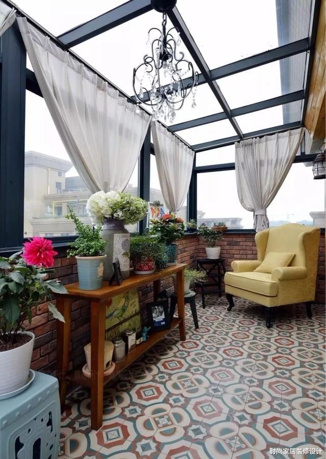 【购房置业】买房就要买顶楼，空气好又不会吵，还能多出一个这么漂亮的露台！