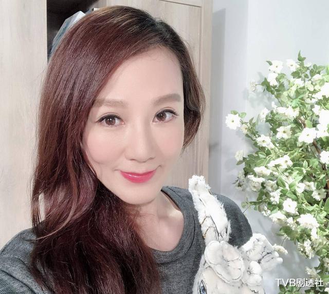 【TVB】48岁TVB美魔女花费百万为父母治病 单身超过十年自言不会撒娇