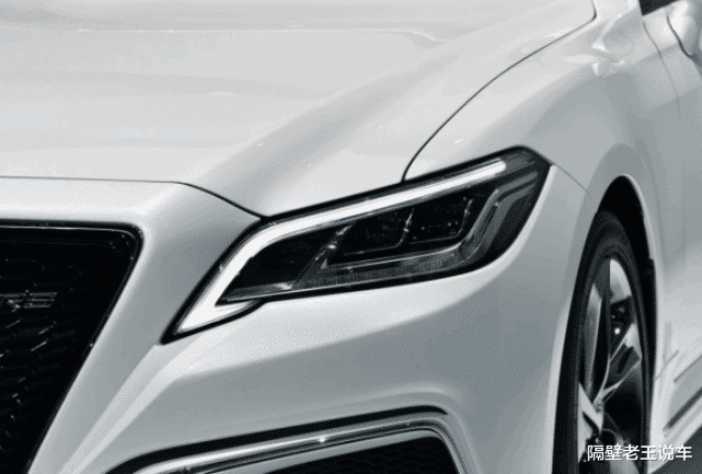 『丰田皇冠』?亚洲龙的“大哥”来袭！帅气不输宝马5系，搭V6发动机，实力碾压奥迪A6