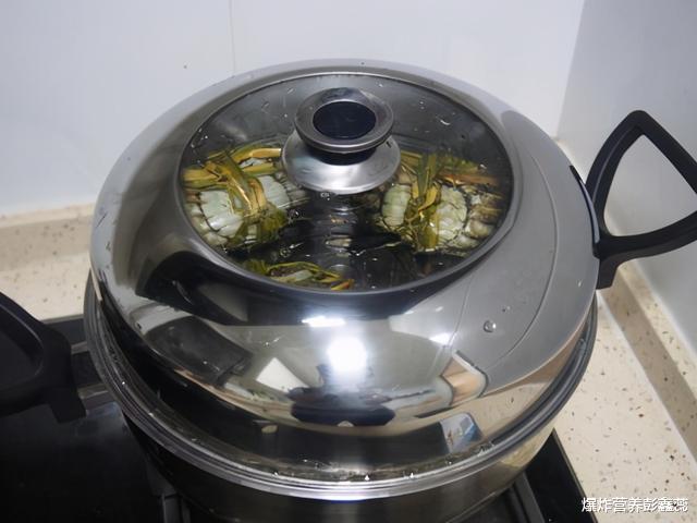 医生|隔夜菜不致癌？医生提醒：这5种隔夜食物放冰箱都不行，及时扔掉