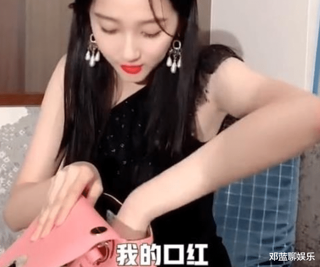 鹿晗|关晓彤吃药却被拍，当看清她吃的啥药时，粉丝：替鹿晗心疼！