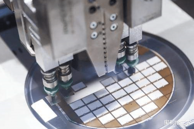 光刻机|曾经8亿都买不来的“光刻机”如今为何荷兰会主动送上？值得警惕