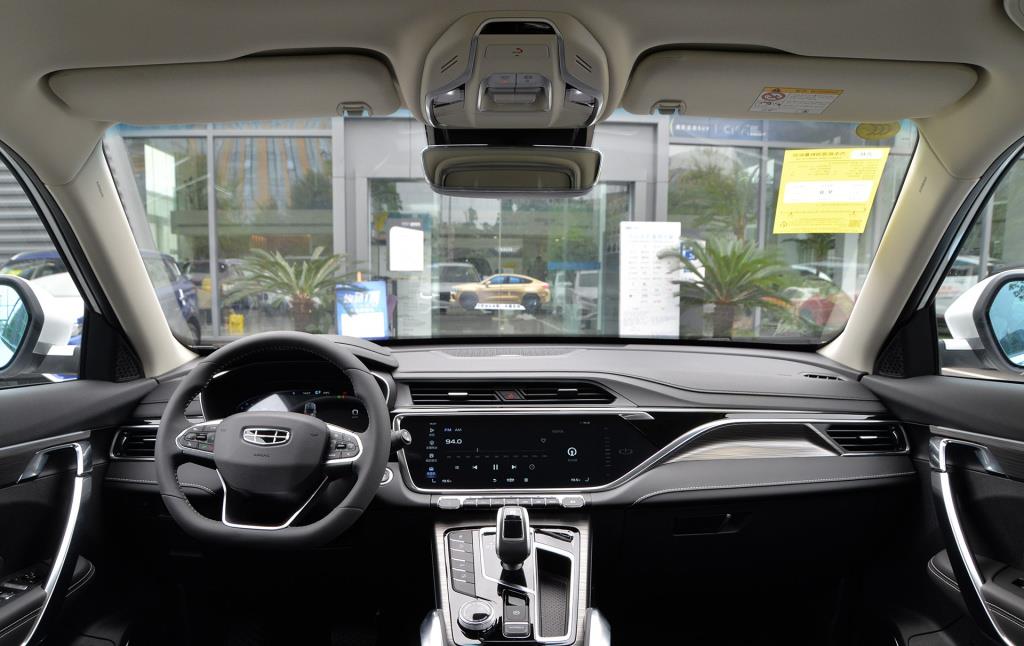 本田UR-V：吉利再添“新猛将”顶尖1.8T引擎+7DCT，做工不输大众，不足13万