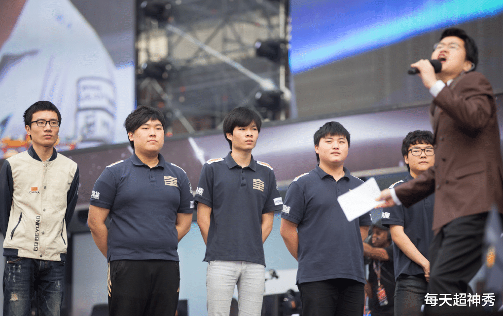 Uzi|Uzi尚未复出，又一位金牌辅助告别赛场，理由与EDG厂长一致