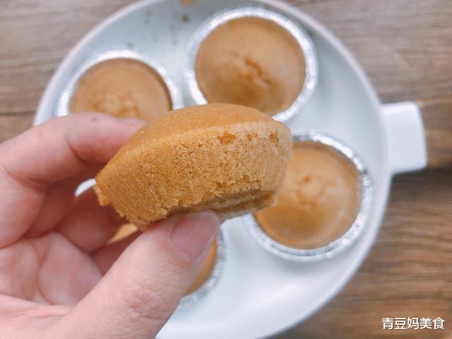 「」想吃马拉糕不用出去买了，自己在家做，蓬松不塌陷，香味浓郁