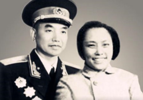 『苏联』她是“最美上将夫人”，长征路上草地生孩子，至今健在已经104岁