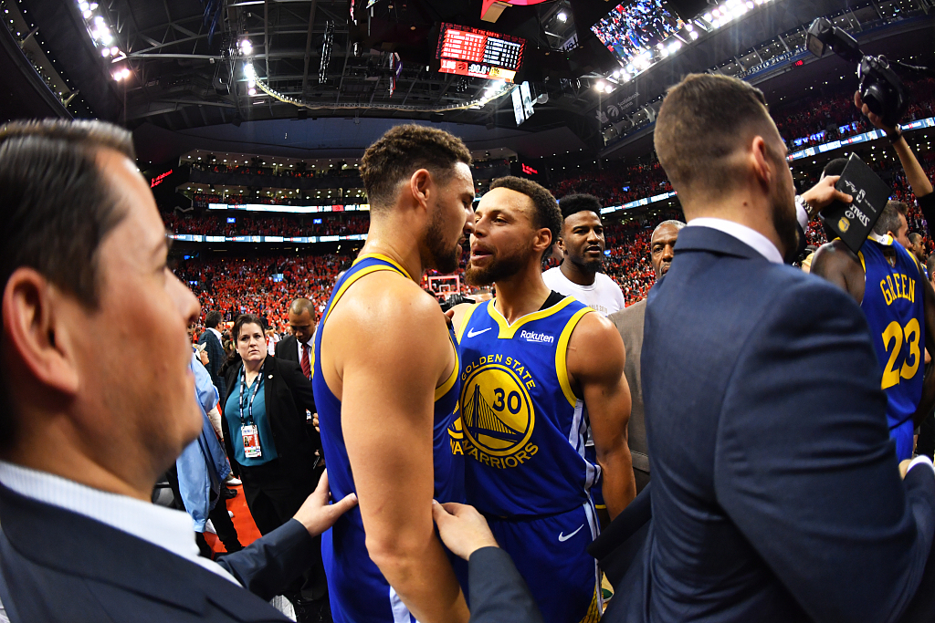 勇士队|新赛季重回巅峰？勇士需担心3个问题，维金斯不是杜兰特