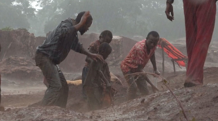 丰田汉兰达|每辆特斯拉的背后，都可能滴着刚果儿童的泪水