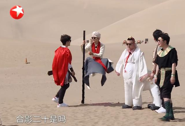 贾乃亮|同是烈日下录制综艺，看看杨颖和贾乃亮的举动，这反差确实很大
