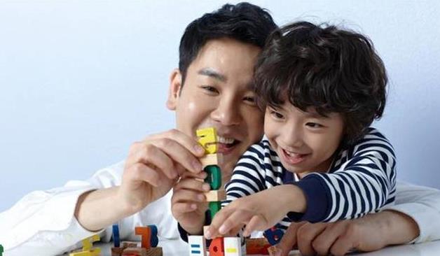 林俊杰|女孩钢琴演唱经典曲目，一开口才发现“变味”了，网友：艺术人才