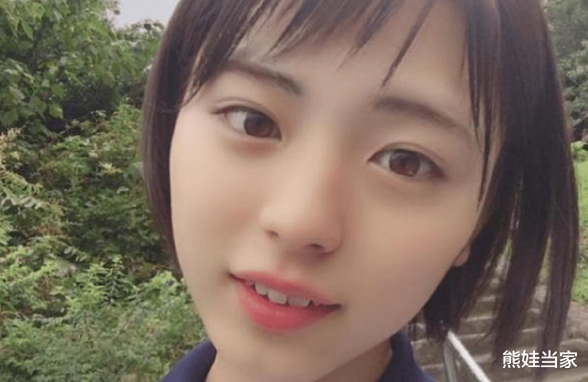 女装|16岁高中生“男扮女装”，凭化妆以假乱真，女生表示：我酸了