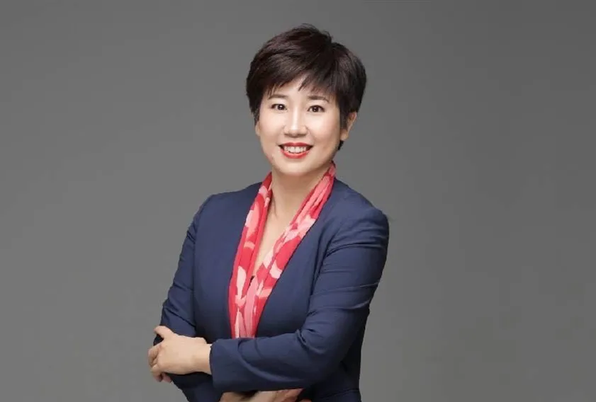 钉钉|对话蓝凌总裁徐霞：数字化市场存在蓝海机遇 |To B 50+