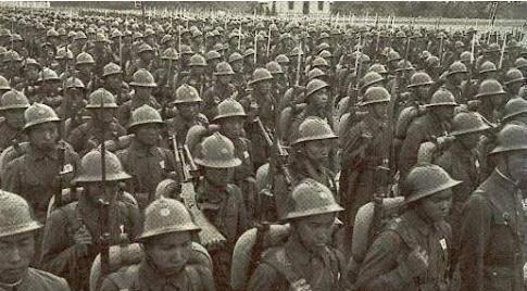 「起义」滇军60军起义后，三个师长，为何两个受到重用，另一个被判处死刑