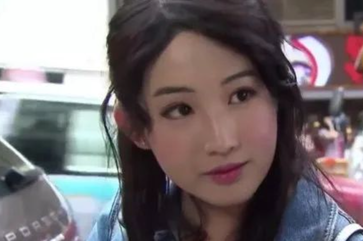 香港：香港10亿身家女明星，被“外国人”摘走，男方收入太低被指吃软饭