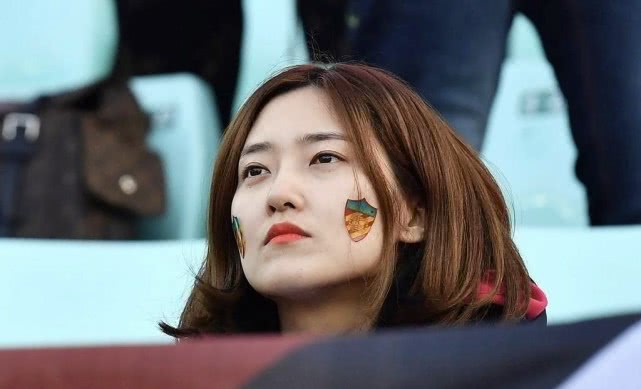 中超：又一天海球员委身中甲弱旅！仍有4人暂无下家，30岁功勋队长或失业？