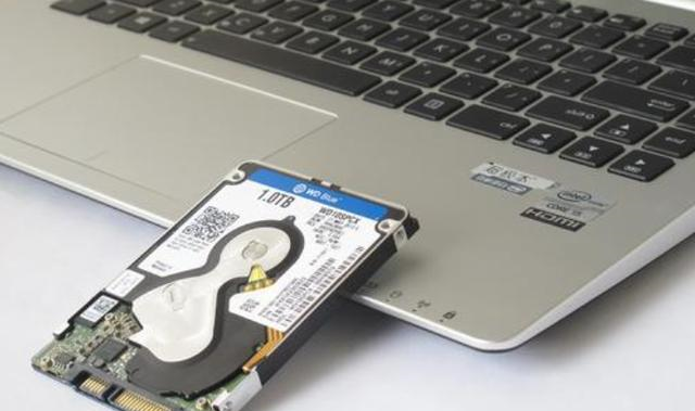 硬盘|机械硬盘最后的爆发：疯狂塞碟片对抗SSD，速度不够容量来凑