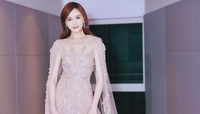 唐嫣@陈钰琪步唐嫣后尘，《古董局中局》新剧男主、男二接连翻车