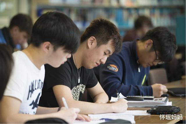 数学|数学成绩好的学生，一般会有这4个特征，“学霸”也羡慕不来