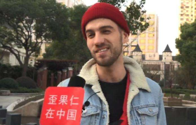 『Angelababy』杨颖英文名Angelababy看似很洋气，老外看到却笑了：没文化