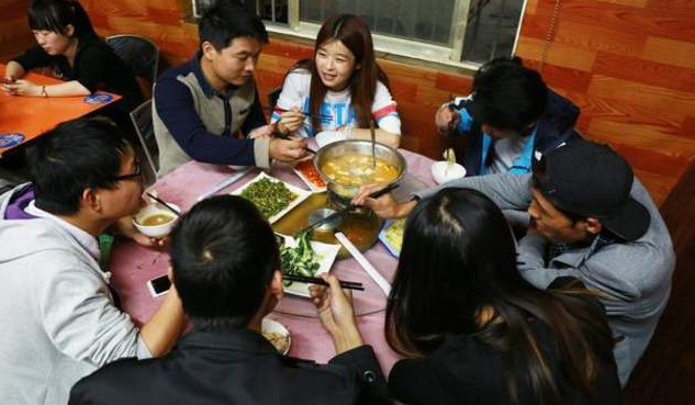 自由职业者|游戏搬砖能算自由职业者吗？毕业生自白：月入8000但内心好自卑