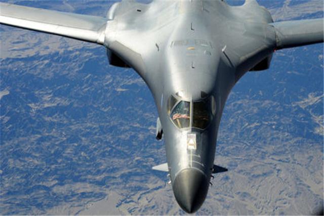 美军|美军200吨轰炸机飞入东海防识区！局座警告：进领空就先打下来