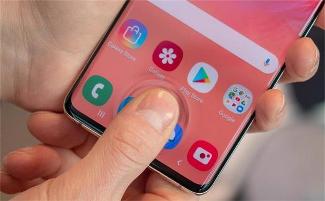 三星galaxy s10：三星机皇价格跳水，开售1年跌价3000，骁龙855+三摄+顶级屏幕