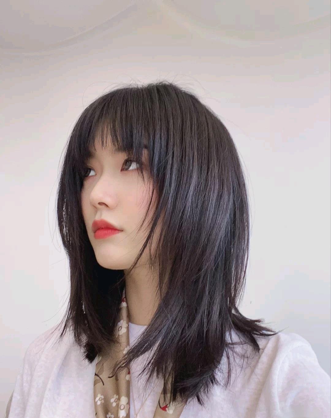 #发型#波波头早就不时髦了，现在流行“层次发型”，清爽凉快还显脸小