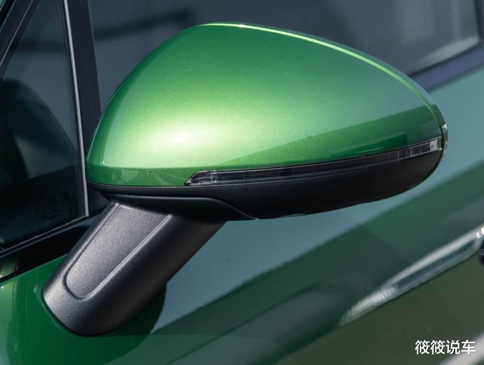 [保时捷Macan]保时捷终于“良心”了！比奥迪Q5L气派，入门爆252马力，标配全时四驱