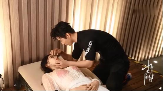 古力娜扎▲怪不得吴京不建议女孩子当演员,看古力娜扎的遭遇就知道了