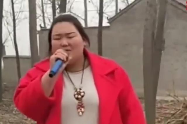 [朱之文]大衣哥“重量级”女儿不愁嫁，男生排队来提亲，朱之文：不靠谱