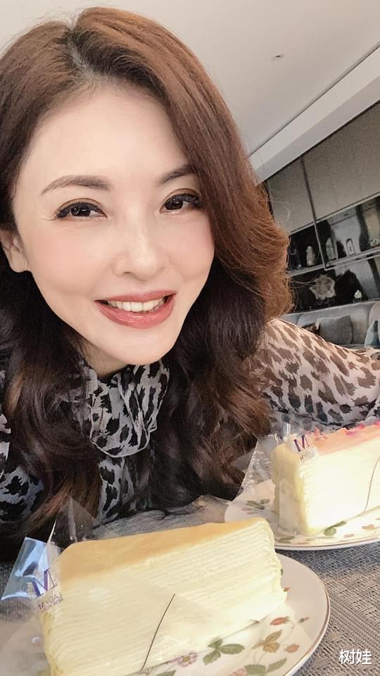 【台湾】51岁台湾女星何如芸离婚调停失败当众痛哭,尚未离婚已被赶出家门