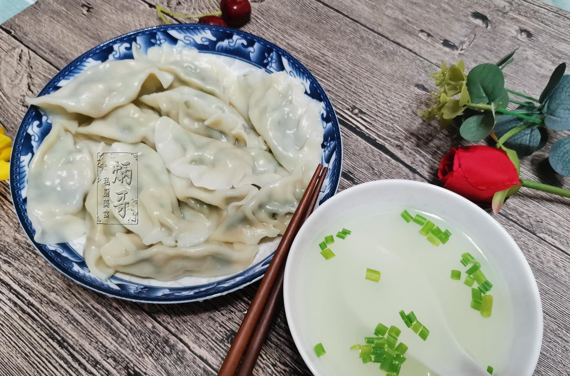 小白菜|入秋后，用它包饺子，比韭菜饺子鲜比肉饺子香，失眠睡不好要多吃