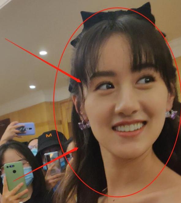 袁冰妍|袁冰妍真人长啥样？离开了百万精修和粉丝同框，这真的是28岁？
