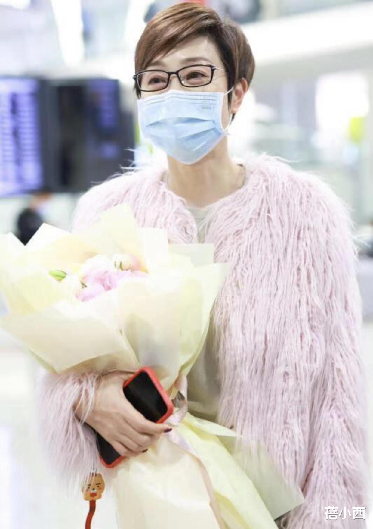 范冰冰|陈法蓉哪像66年的人？穿毛绒粉色外套配短发，状态好得让人羡慕