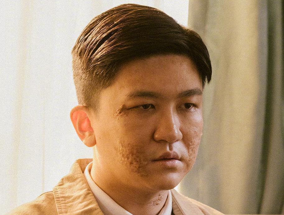 张大大|张大大被批评演的像小偷，注意赵薇瞬间表情，郭敬明捂耳朵不敢听