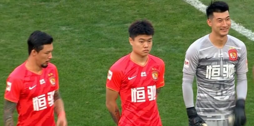 国足|海口首训！国足磨合25人最强阵：11球头牌+艾神领衔，2人滞留欧洲