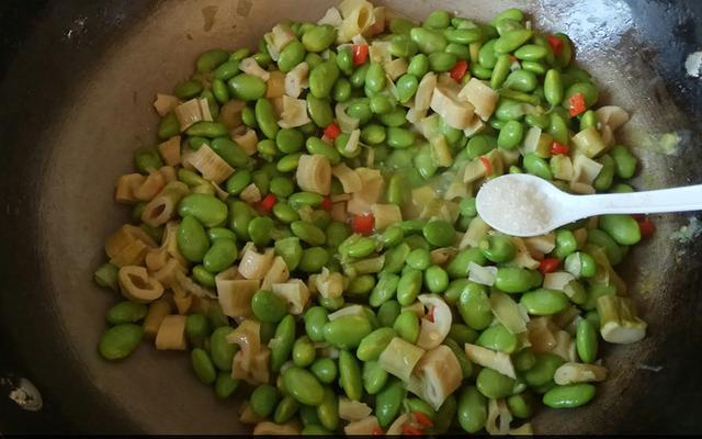 毛豆|它才是蔬菜中的“纤维冠军”,刮油、排宿便超强,女人吃瘦得快