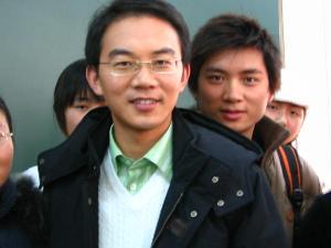 【郎永淳】辞职央视为发妻治癌，郎永淳在11：53分发悼文追思，网友：节哀