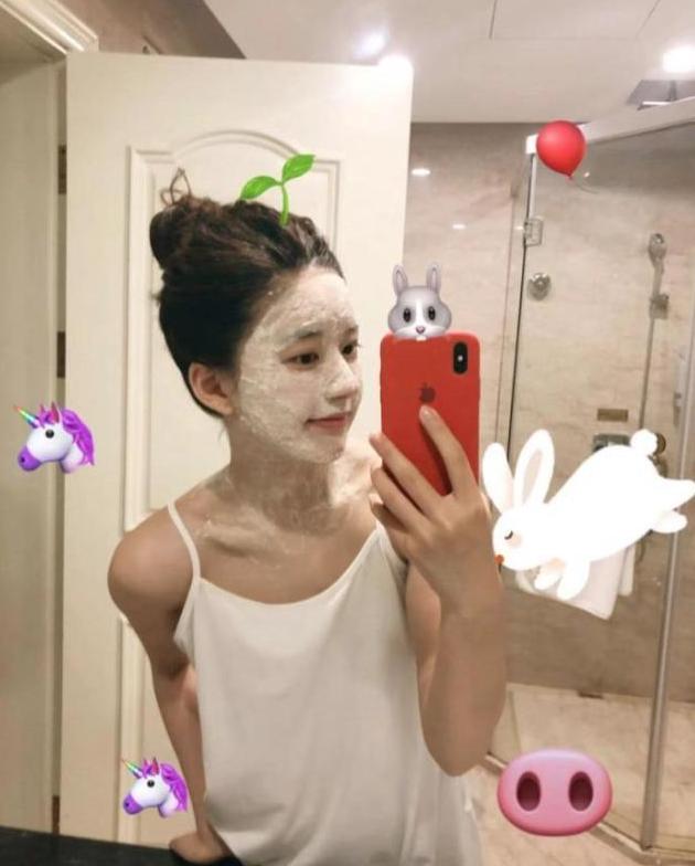 #面膜#李佳琦不小心晒出的面膜，却因价格太低被看不起，赵露思：我都用5年了