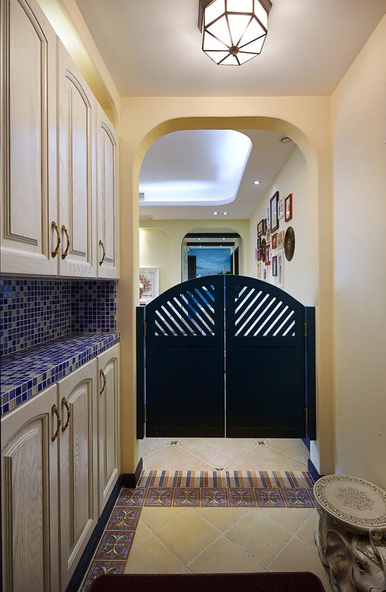 []新房装修，在客厅做了一个多功能榻榻米，邻居知道都来参观