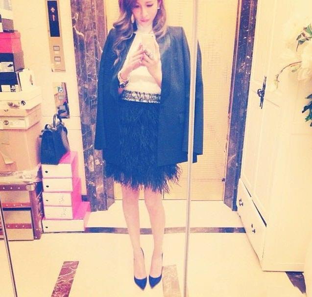 带你看看萧亚轩的豪宅，真不愧是亚洲天后，连衣帽间都有电梯