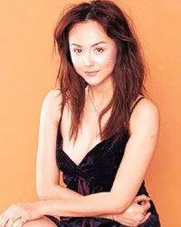 「亚姐」44岁夺下亚姐桂冠，却因厌食症瘦到脱相，今成美容中心小职员