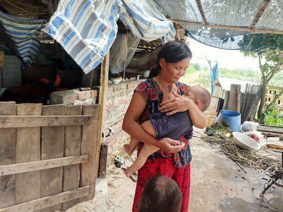 睹图|52岁女子先后生下14个孩子，为养活一家人每天只睡几个小时