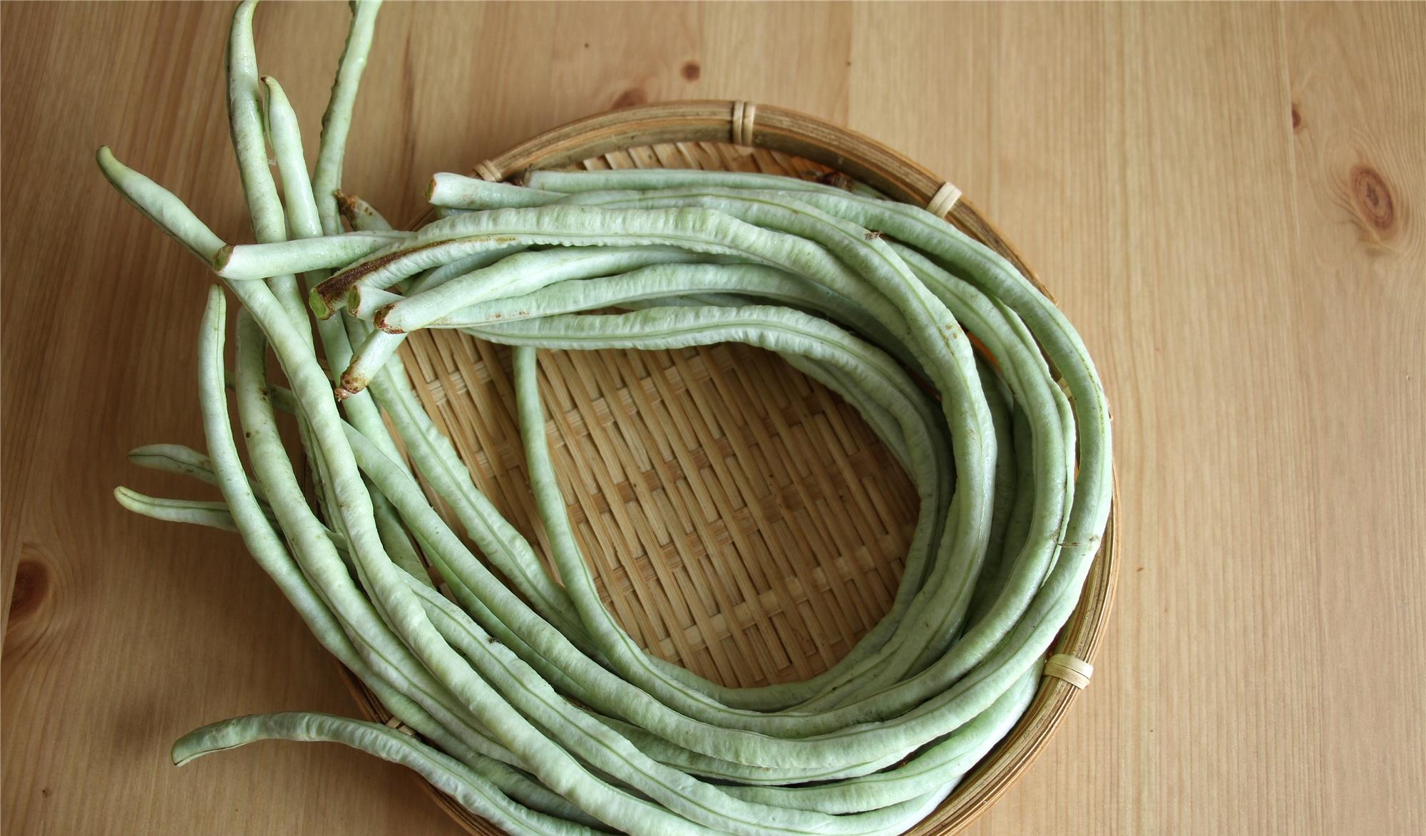 []夏天，就馋这个馅儿的包子，10块钱3斤，蒸2锅1顿吃光光