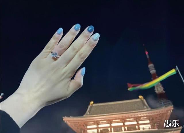 「高凌风」恭喜！又一知名女星官宣结婚，大钻戒超抢眼，宝宝突然来到无奈推迟婚礼