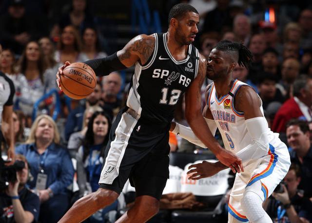 「马刺队」阿德宣告赛季报销！马刺恐提前退出季后赛竞争，22年神迹就此终结