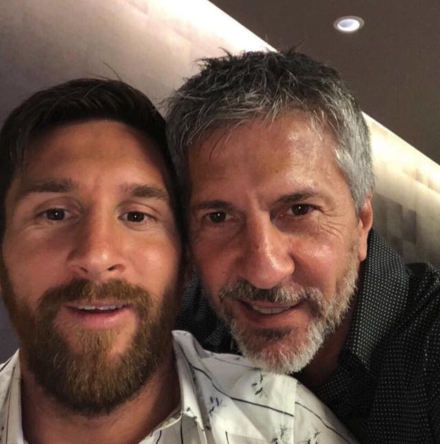 『梅西』疫情导致集体降薪，并没影响梅西在家享受天伦之乐