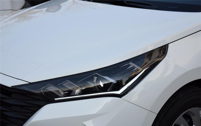 【轿车】年轻人想要的合资轿车,价格便宜很漂亮,1.4L动力好开又省油