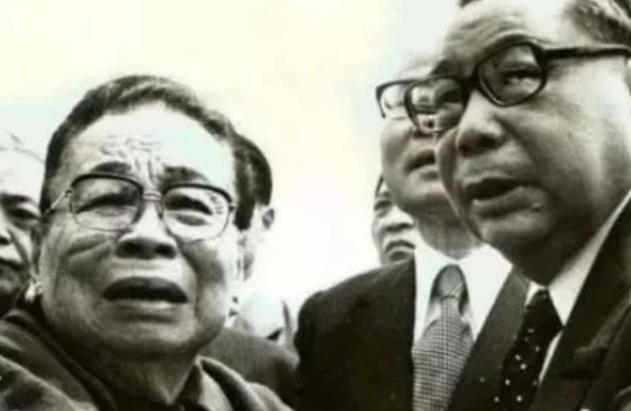 蒋介石|蒋介石死后为何要穿7条裤子“入殓”?宋美龄说出实情,引人泪目