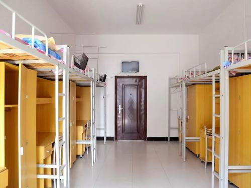 宿舍|大学宿舍中的“丐中丐”，学生：我们是来修行的吗？